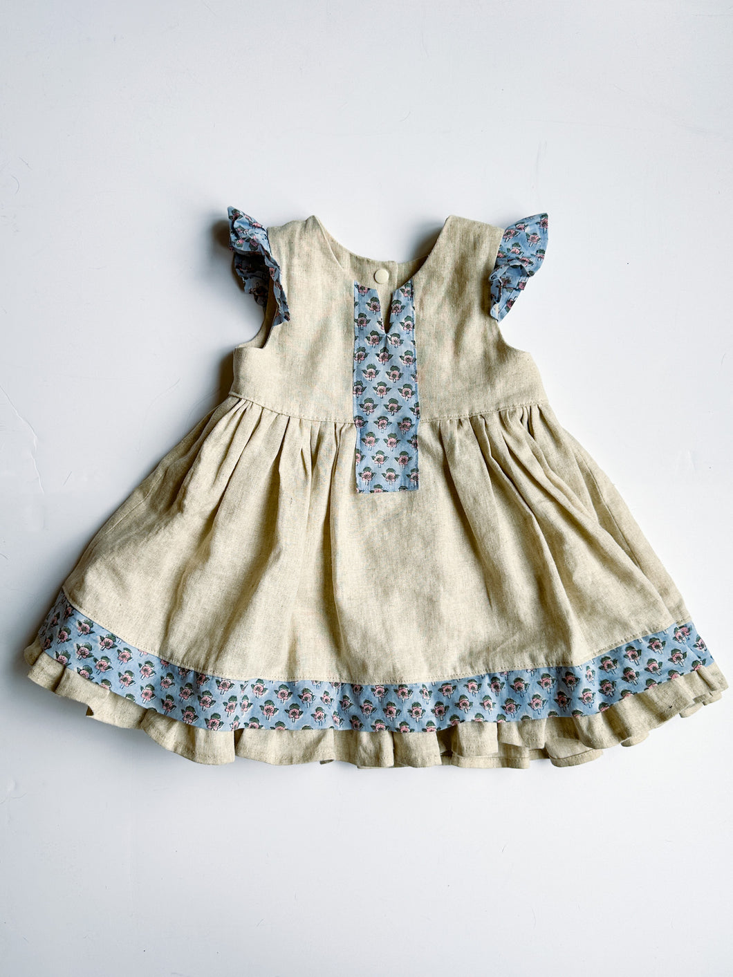 Oatmeal/Cornflower Flutter Sleeve Dress